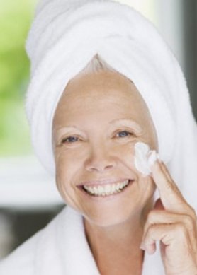 routine-anti-age-plutot-creme-ou-serum-a-l-acide-hyaluronique