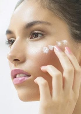 quand-commencer-les-soins-a-l-acide-hyaluronique